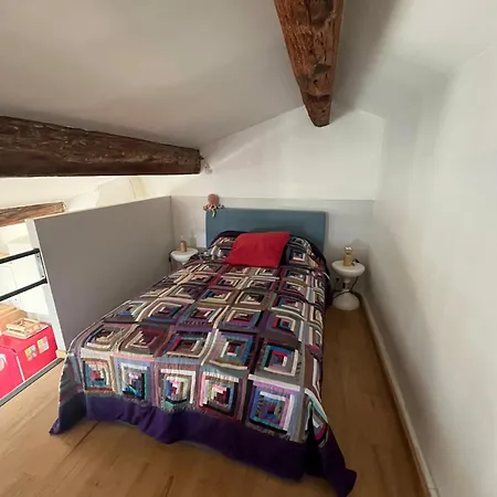 Lägenhet Le Petit Duplex Du Quartier-haut