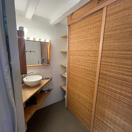 Lägenhet Le Petit Duplex Du Quartier-haut Sète